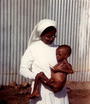 Soeur Lucy malnutrition enfants.jpg